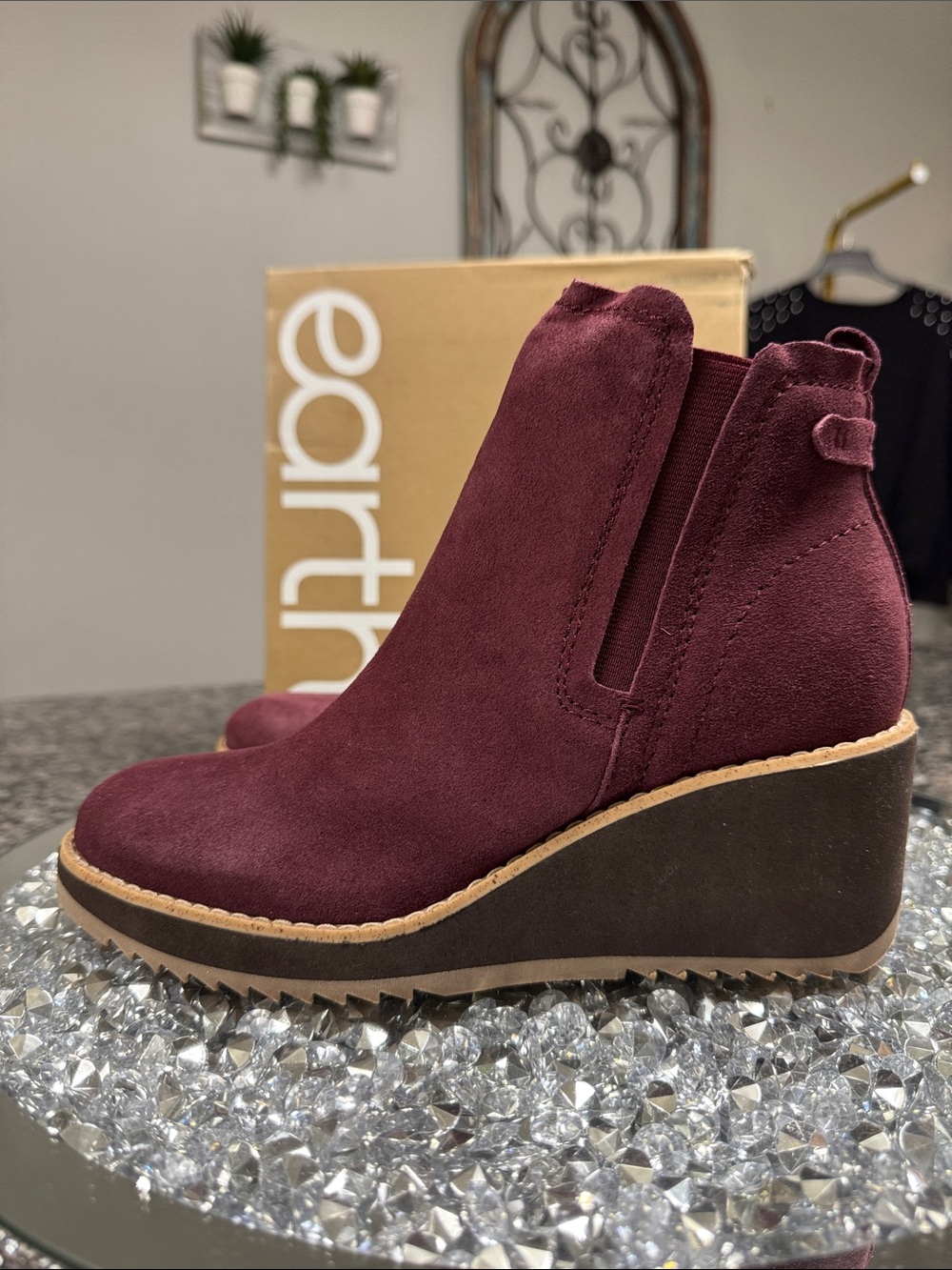 Earth Women's Burgundy dark red leather Suede Wedge Bootie Ankle Shoe NEW 6.5